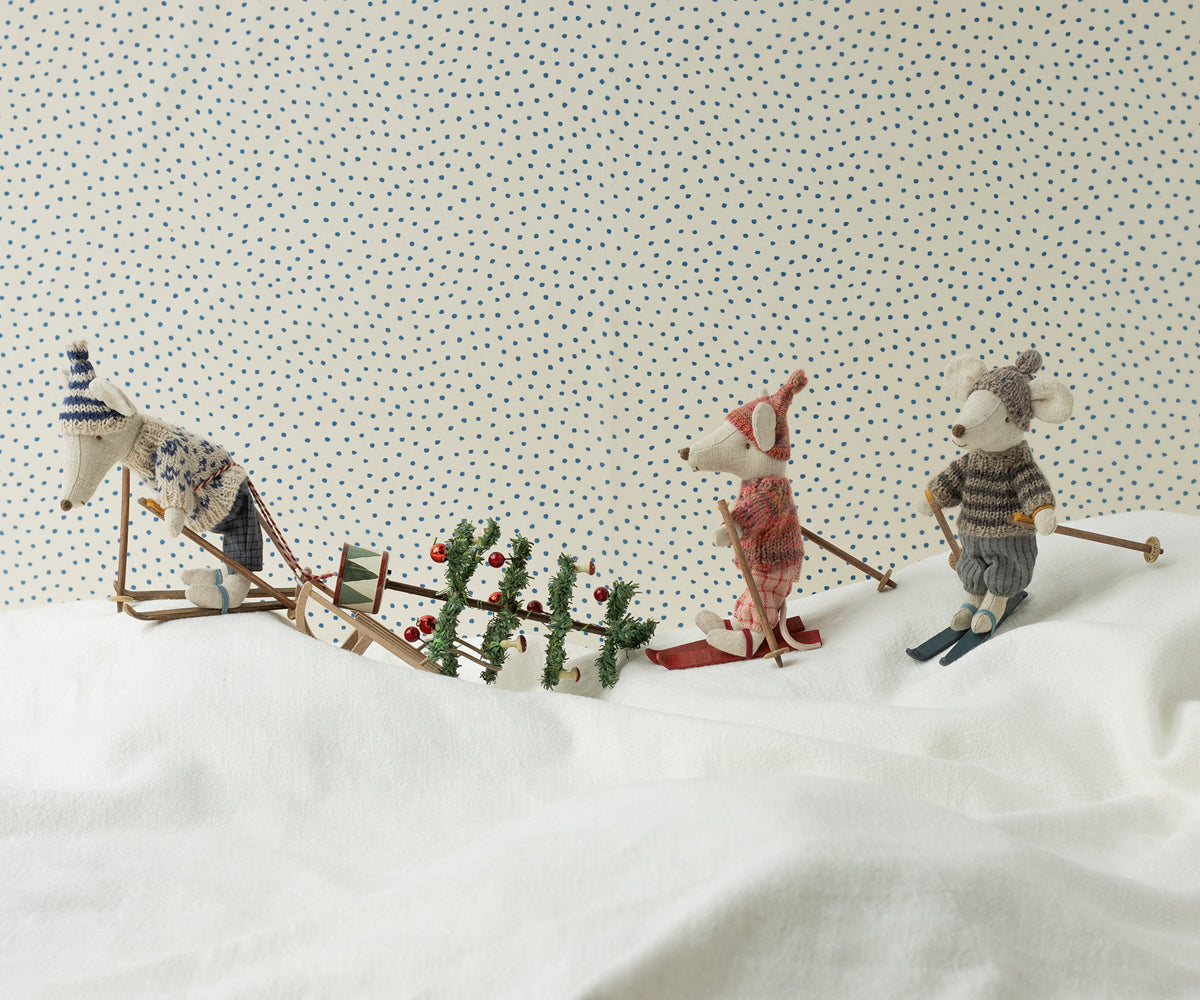 Wintermaus mit Ski, Große Schwester
