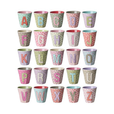 Melamin-Buchstabenbecher Blumen
