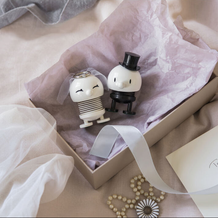 Bimble Braut und Bumble Bräutigam in einer Geschenksbox