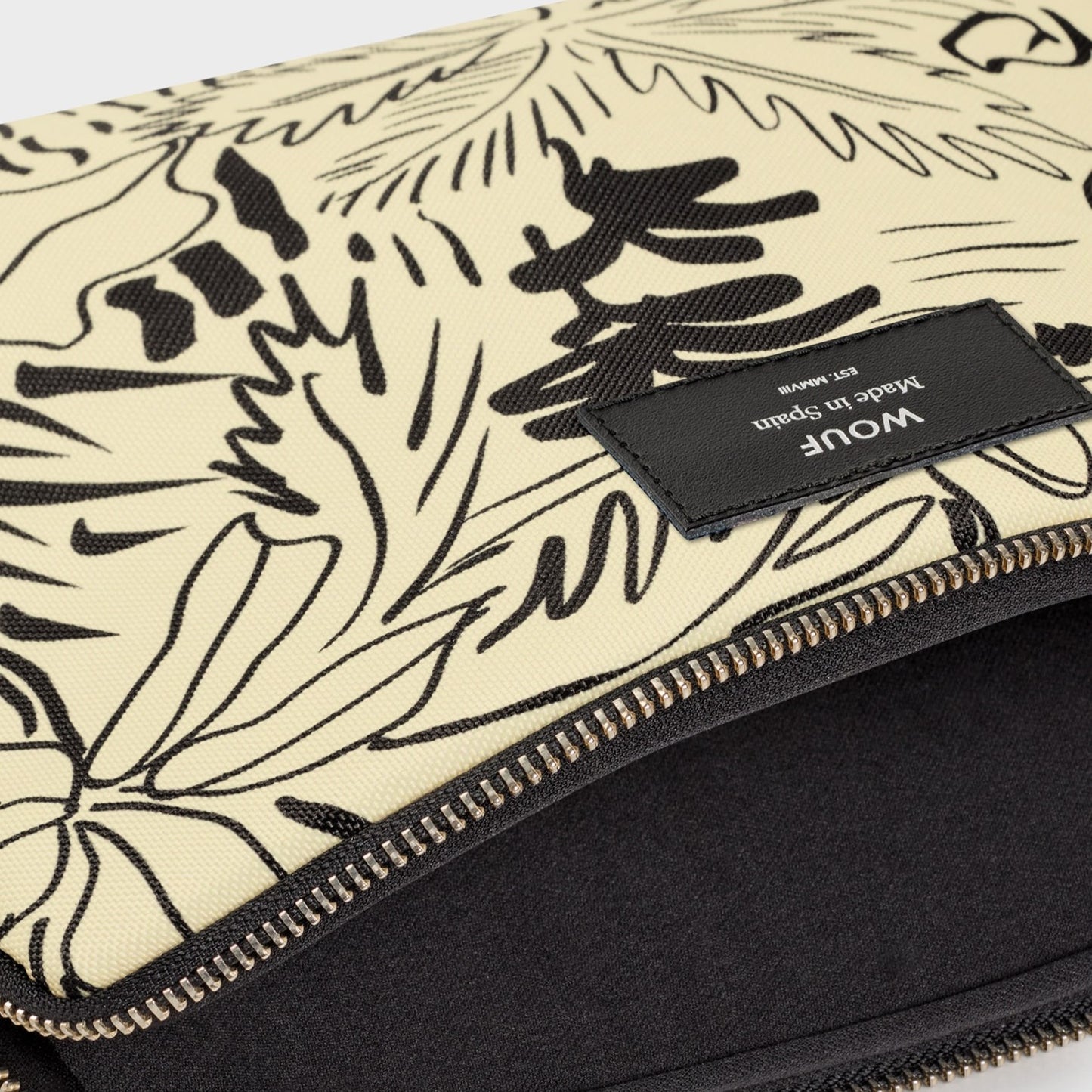 WOUF iPad-Hülle | Tablet sleeve Deia