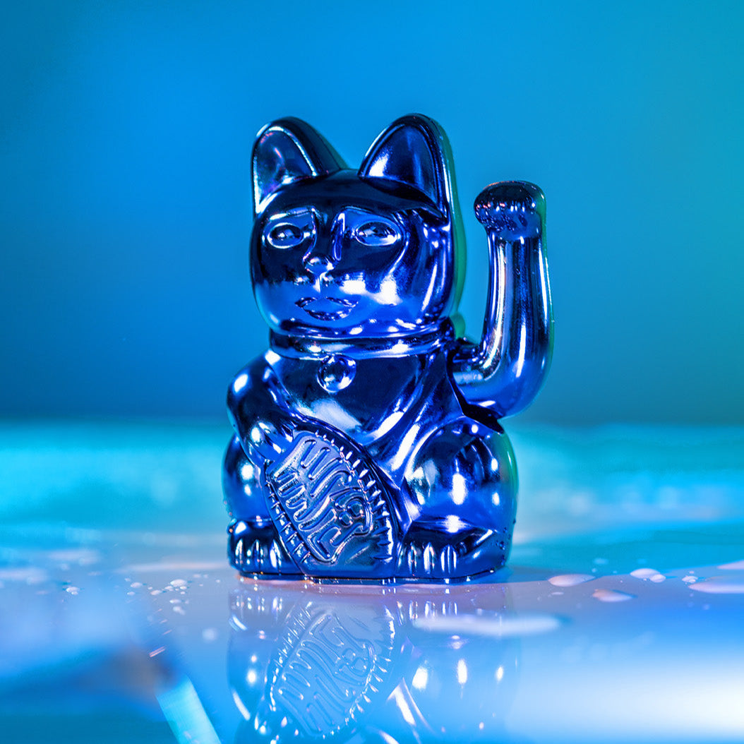 Lucky Cat Shiny Blue Cosmic Edition - Glücksplanet Erde