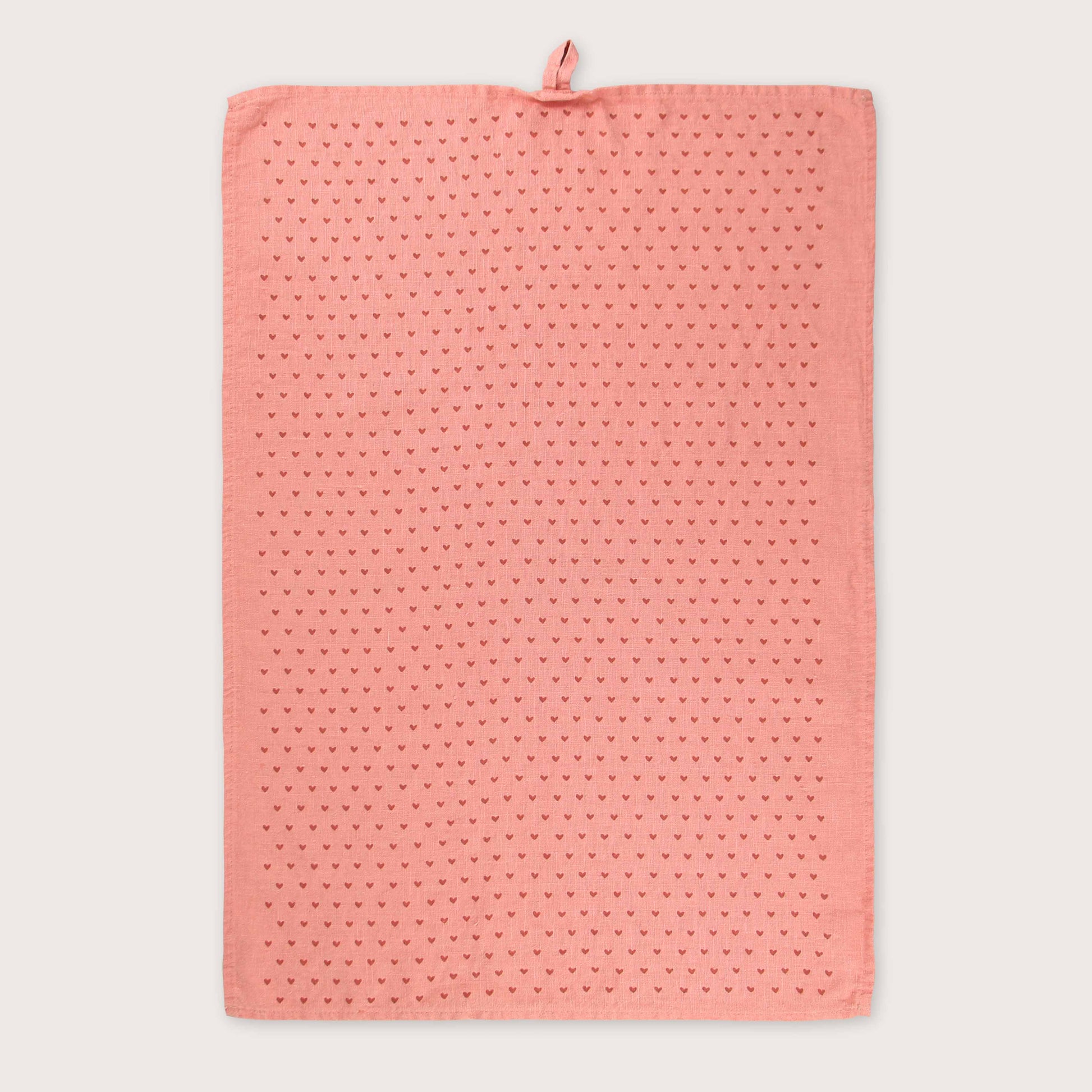 Zartes Leinen-Geschirrtuch von Dorothee Lehnen in Peach mit aufgedruckten kleinen roten Herzmotiven