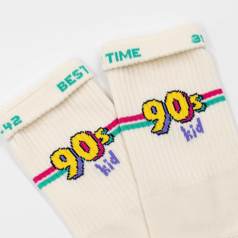 J.Clay Tennissocken in Beige mit umgestülptem Bund, zeigt Innenschrift in Mint „Best Time“
