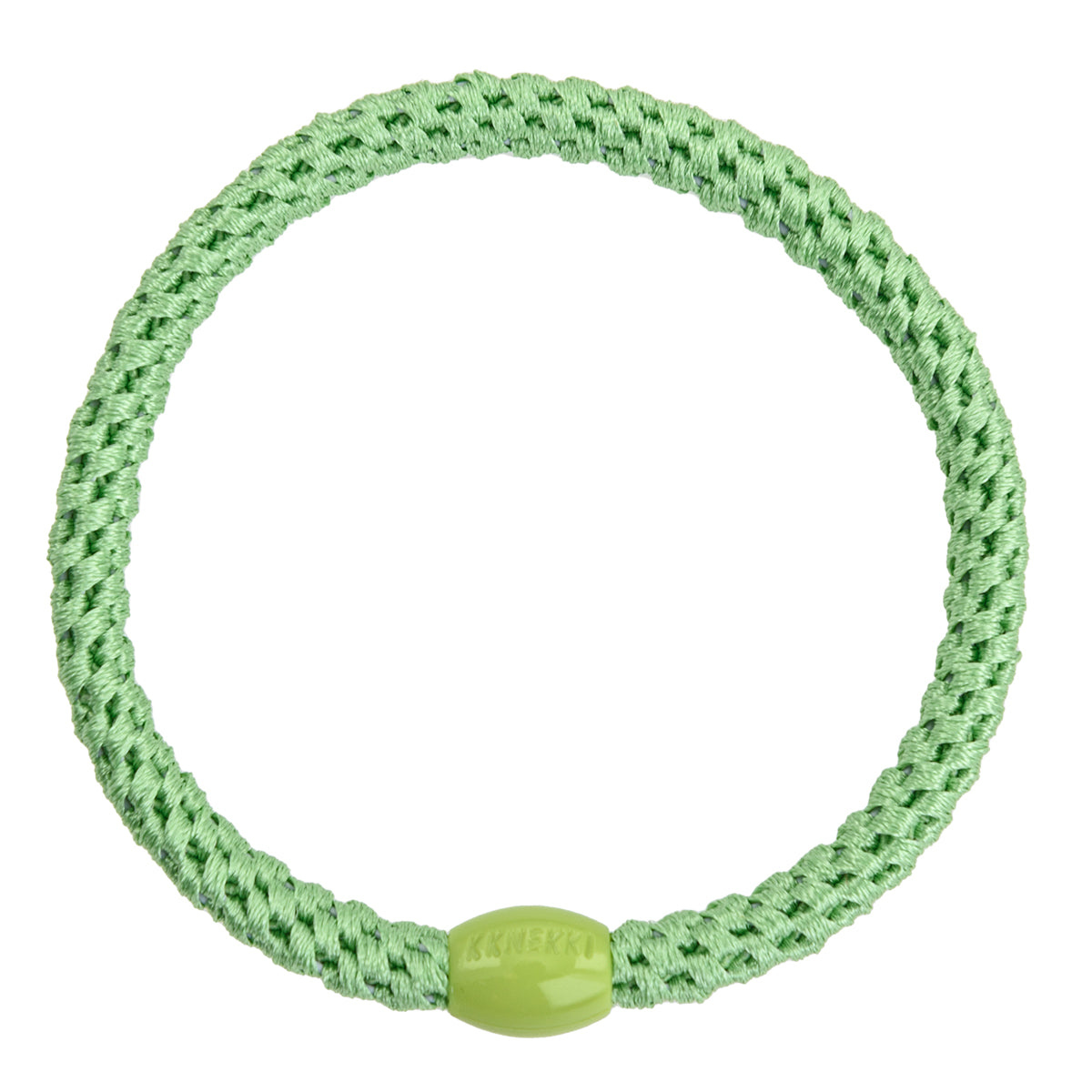 KKNEKKI Slim Haargummi in Grass green mit charakteristischem Webdesign, schlanke Silhouette, sanfter Halt ohne Haarbruch, wasserfest und farbecht, mit Perle aus recyceltem Kunststoff