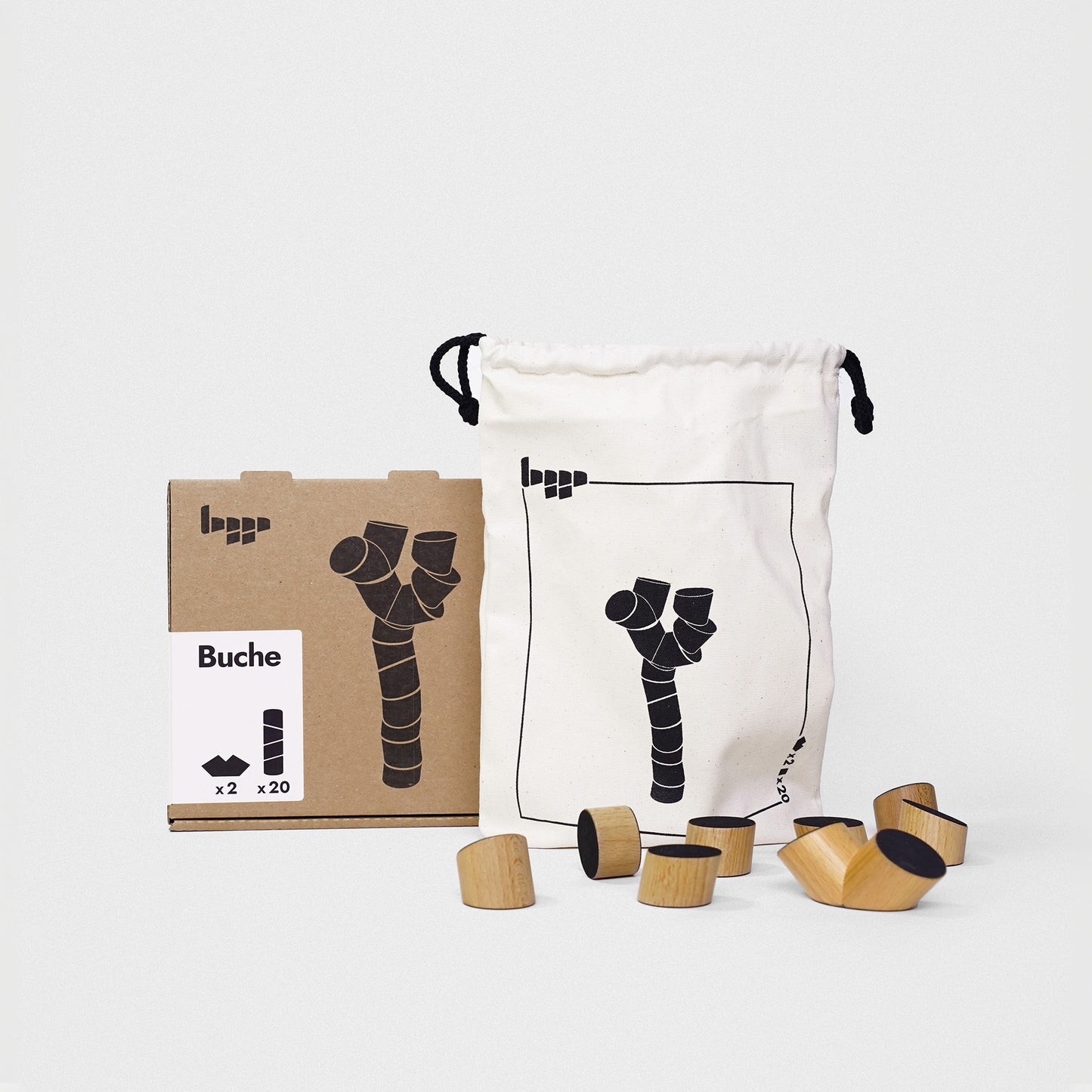 Produktverpackung des Loggos Stapelspiels aus Buchenholz inklusive Stoffbeutel