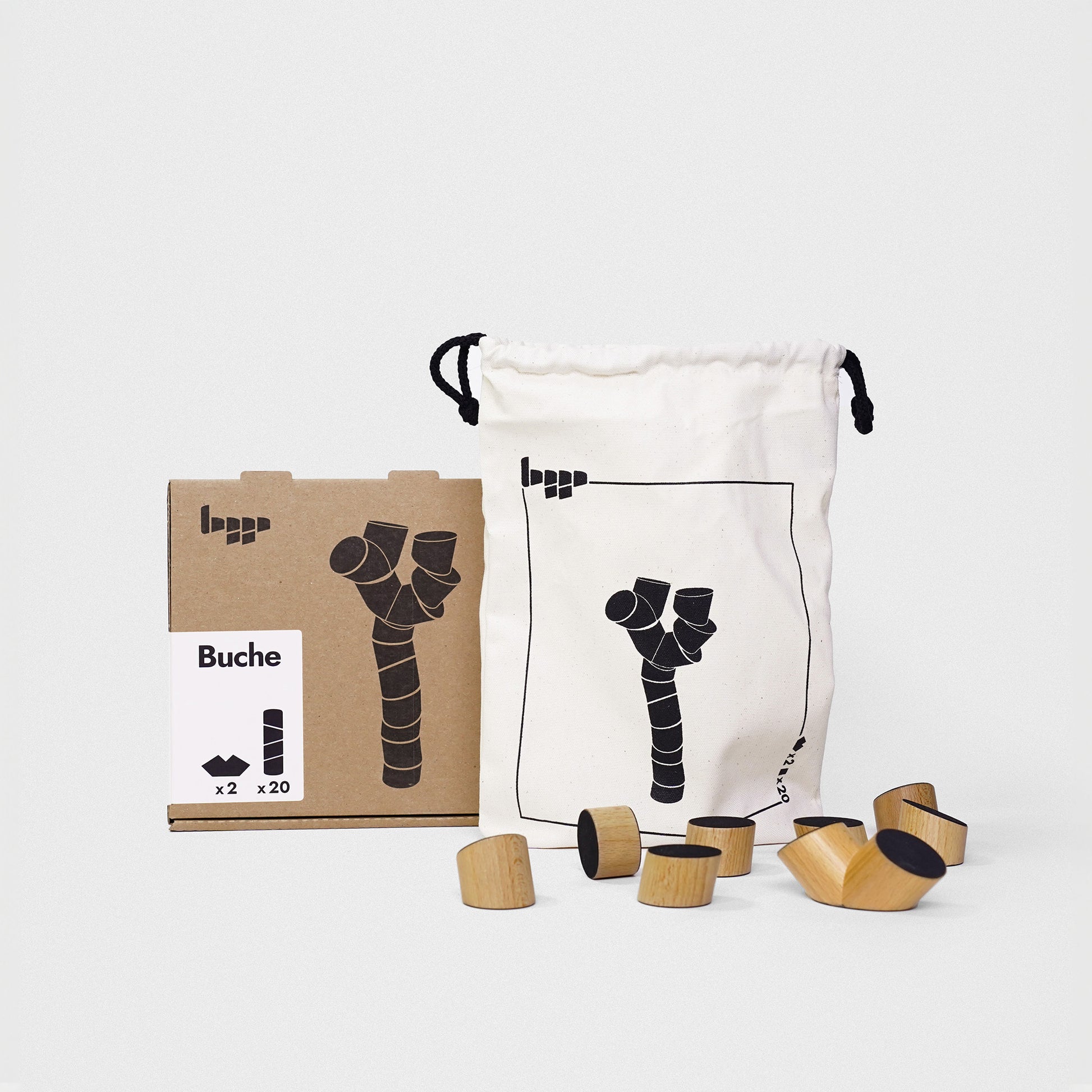 Produktverpackung des Loggos Stapelspiels aus Buchenholz inklusive Stoffbeutel