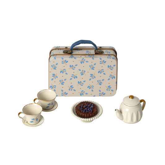 Teeset im Koffer