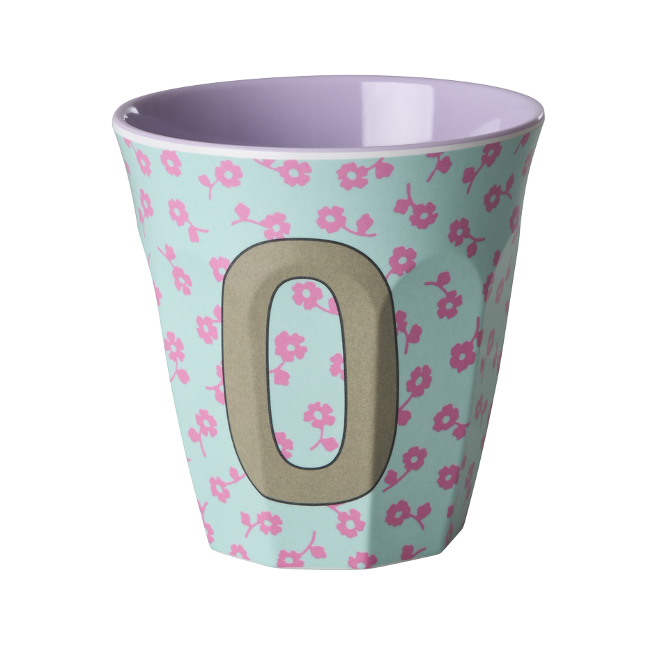 Melamin-Buchstabenbecher Blumen