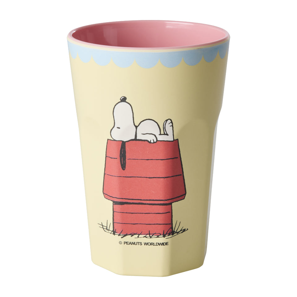 Hoher Melaminbecher (Tall) in Cream von rice mit liebevollem Snoopy-Design im Peanuts-Stil, ideal für den täglichen Gebrauch und perfekt für Kinder und Snoopy-Fans