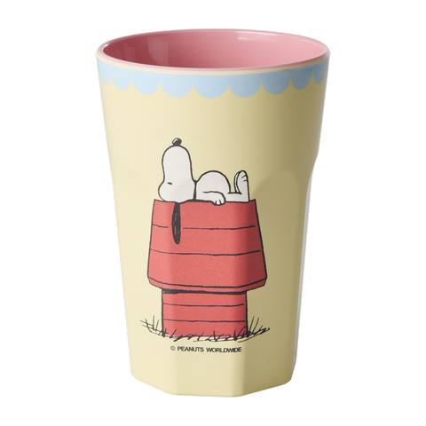 Hoher Melaminbecher (Tall) in Cream von rice mit liebevollem Snoopy-Design im Peanuts-Stil, ideal für den täglichen Gebrauch und perfekt für Kinder und Snoopy-Fans